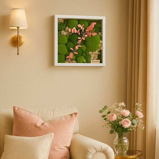 Besonderes, einzigartiges Moosbild von DesignmitGruen an einer Wand in einem Wohnzimmer