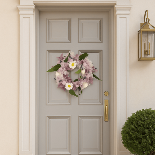 Edler, rosa Blumenkranz in einer Tür