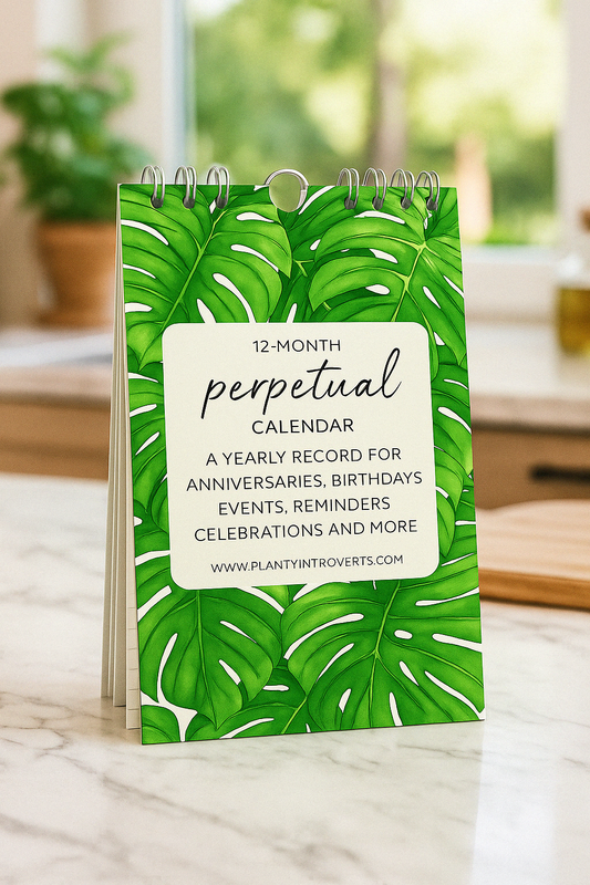 Ein Kalender auf einem Küchentisch